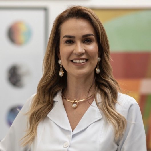 Dra. Debora Santos dos Santos