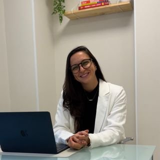 Dra. Julia Ribeiro Pascoal