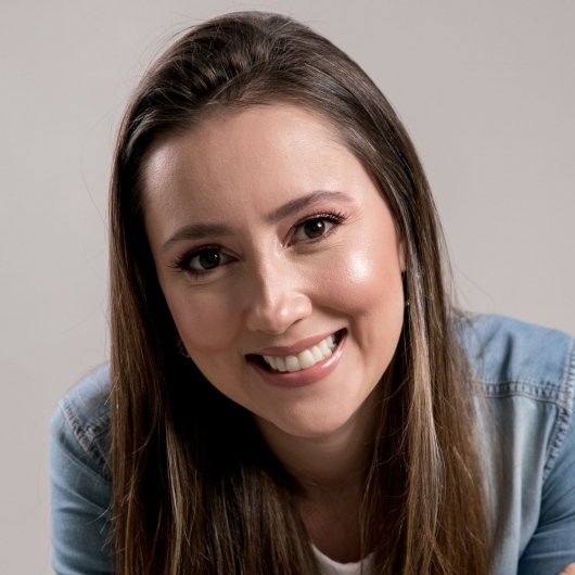 Dra. Bruna de Oliveira Reis