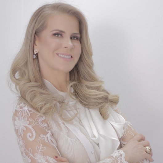 Dra. Cristiany Pereira