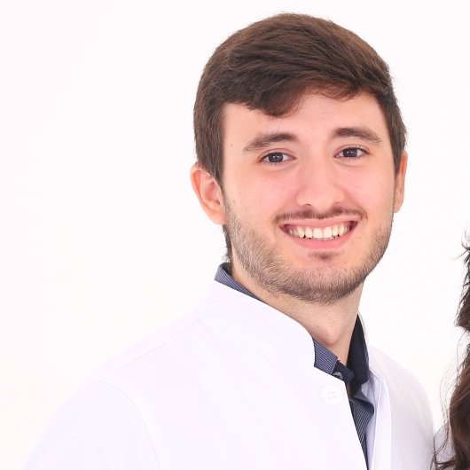 Dr. Ryan Ayres