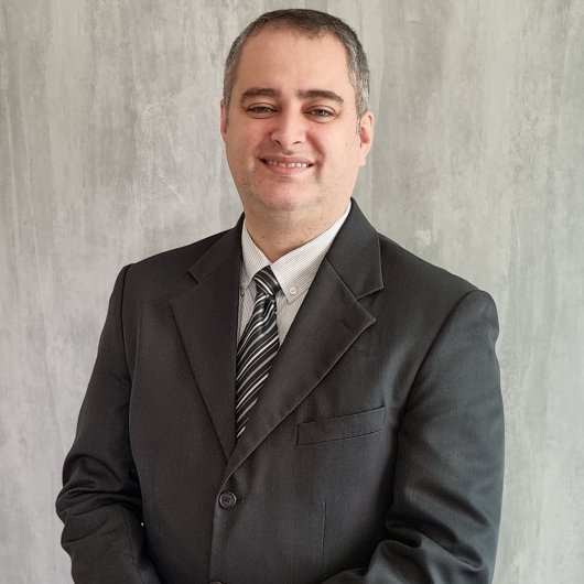 Dr. Diego Estevam Gomes Oliveira