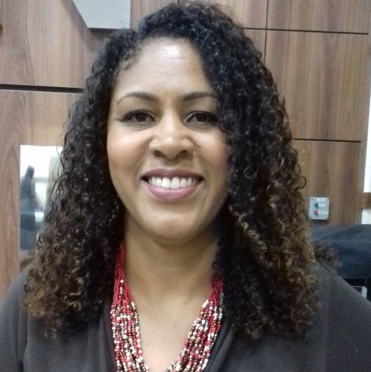 Dra. Valéria França