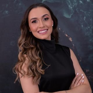 Dra. Sara Almeida Oliveira