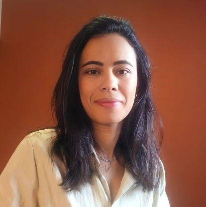 Dra. Larissa Barros