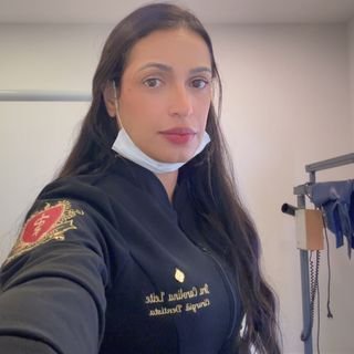 Dra. Carolina Leite