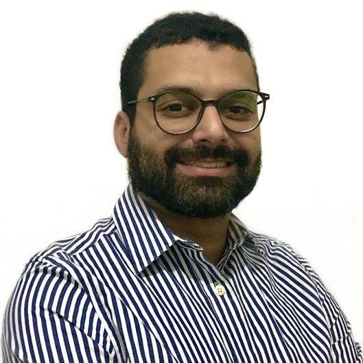 Dr. Maxwell Monte Brito