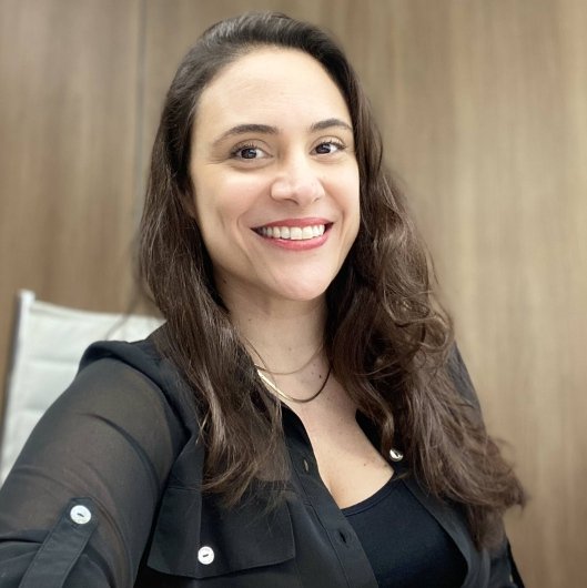 Dra. Karina Abunasser Pereira Leite
