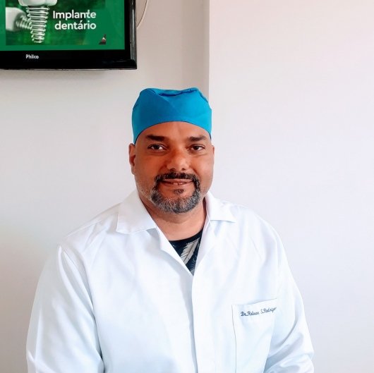Dr. Robson Soares Rodrigues