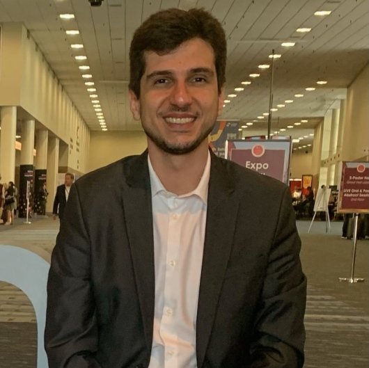 Dr. Lucas Ribeiro Campos