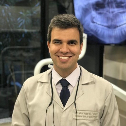 Dr. Vitor Hugo Candido Ferreira