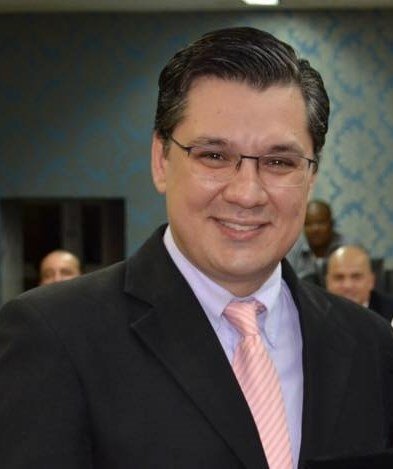Dr. Flavio Augusto Del Faveri Ribeiro