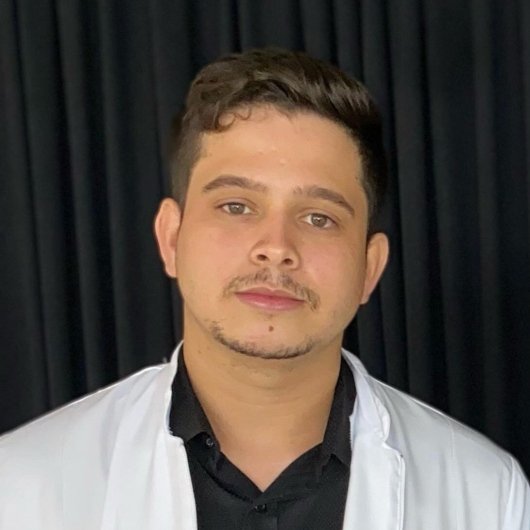 Dr. Lucas Bento Camargo Martins