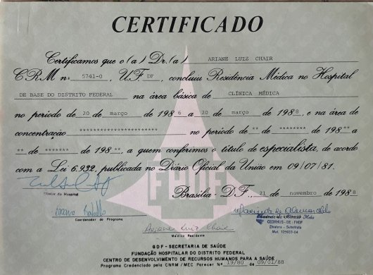 Dra. Ariane Luiz Chair