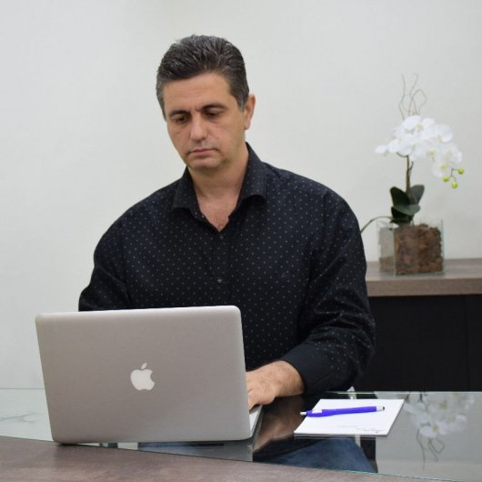 Dr. Francisco Carlos Salina