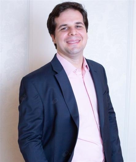 Dr. Oswaldo José Paravela Pela