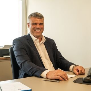 Dr. Ricardo Santana