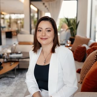 Dra. Lorena Alves