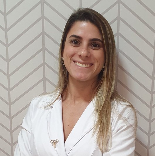 Dra. Nathalia Mathias