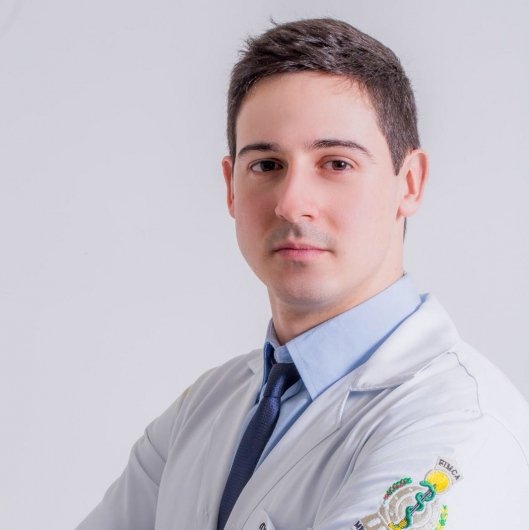 Dr. Gustavo Neves