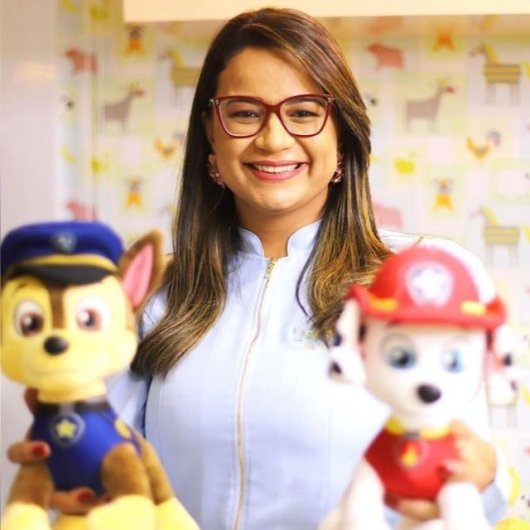 Dra. Fabrícia Sarmento