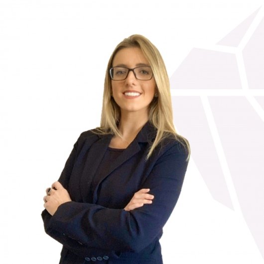 Dra. Bruna Schneider