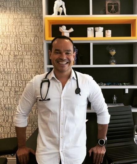 Dr. Gustavo Costa