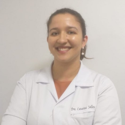 Dra. Catarina Salles Menezes