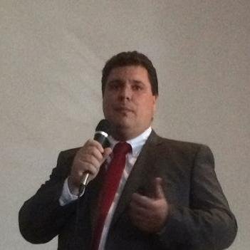 Dr. Mauricio Giusti Calderon