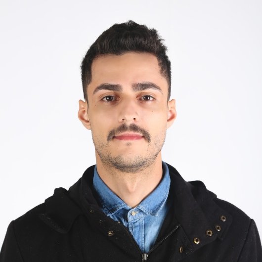 Dr. LUCAS VIEIRA