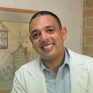 Dr. Lucas Moreira Oliveira