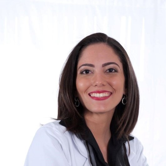 Dra. Nayara Almeida