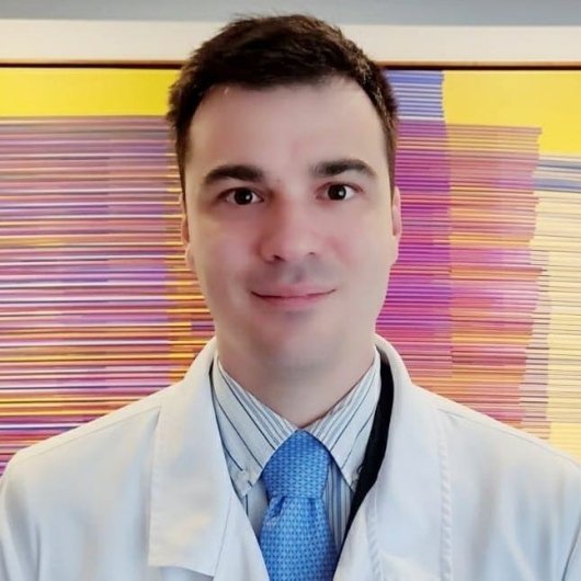 Dr. Gustavo Gern Junqueira