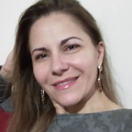 Dra. Alessandra Caniato Renhe