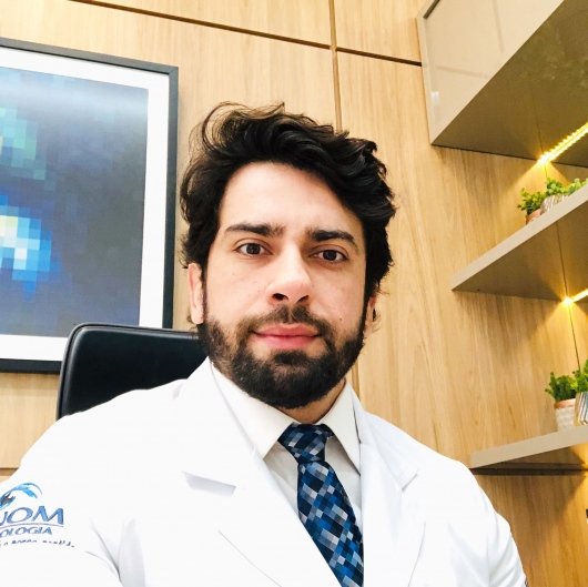 Dr. Eduardo Avelino