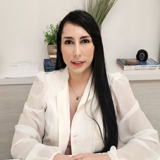 Dra. Aline Arruda Soares