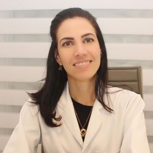 Dra. Izara Castro de Souza