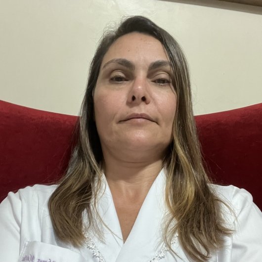 Dra. Renata Abeya Martins