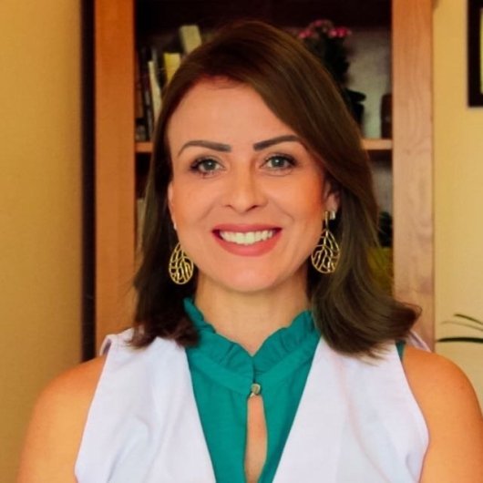 Mônica Almeida