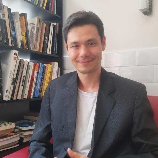 Dr. Douglas Wang Porto