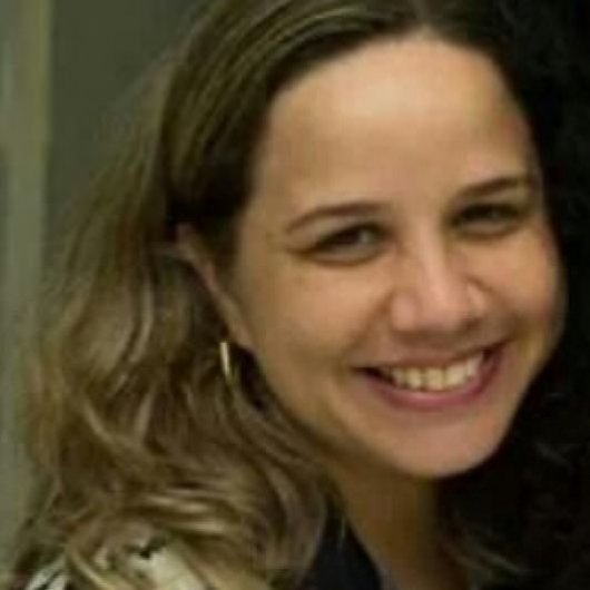 Dra. Estephania Oliveira