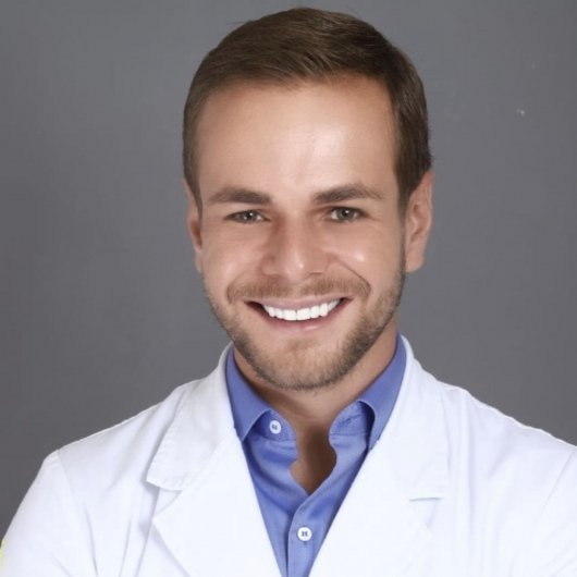 Dr. Henrique Gomes