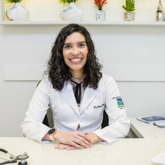 Dra. Yanara Sampaio