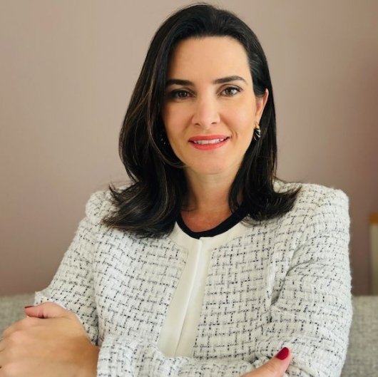 Dra. Cintia De Gouveia Nunes
