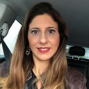 Dra. Débora Gomes