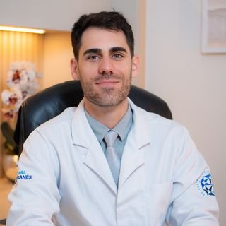 Dr. Eduardo Riello Pereira