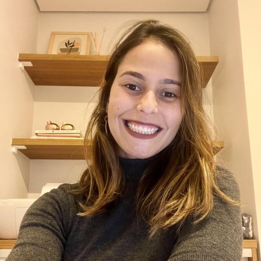 Dra. Elisa Alves