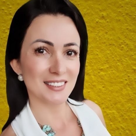 Dra. Kelly Beatriz Ribeiro