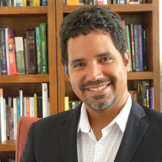 Dr. Lucas Argolo