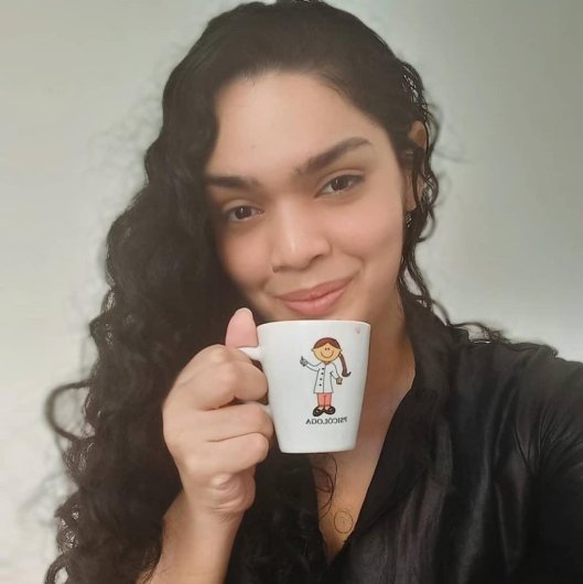 Dr. Samanda Inês